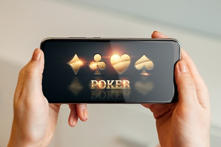 Pengguna melakukan verifikasi keamanan perangkat mobile yang canggih